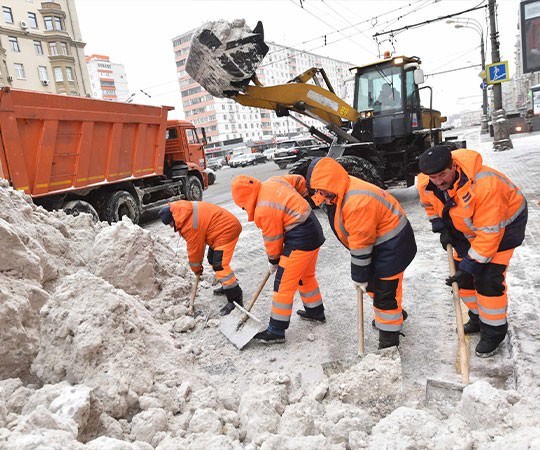 Уборка снега в Лисках и  Воронежской области